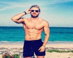 He works hard at the gym to make an attractive physique.